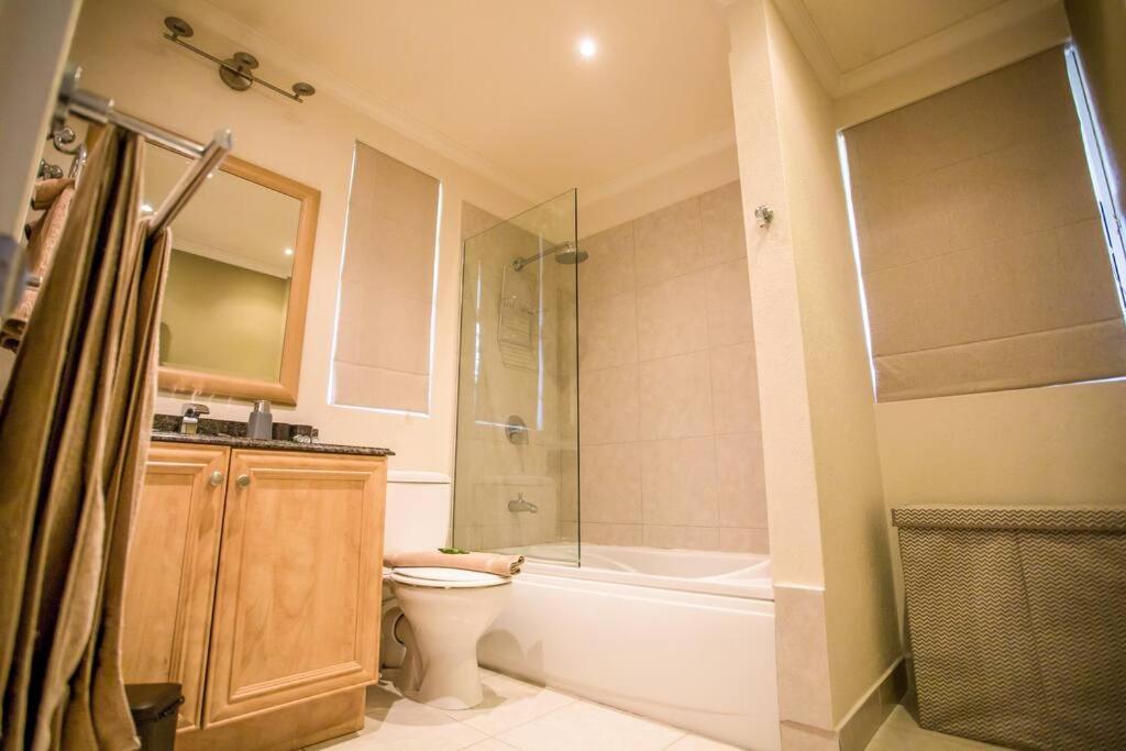 Designer Penthouse - Stunning Property With Amazing Views Saint James Exterior photo